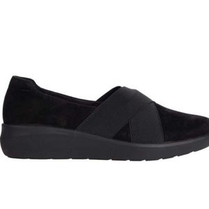 Clarks Women's Kayleigh Slip Loafer New with Box size 8